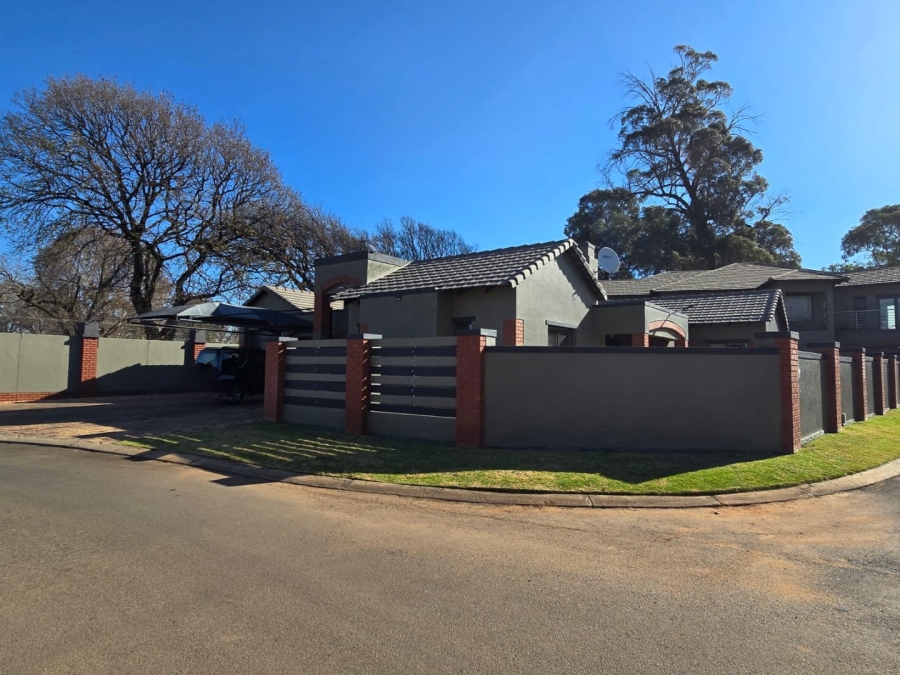 3 Bedroom Property for Sale in Lilianton Gauteng