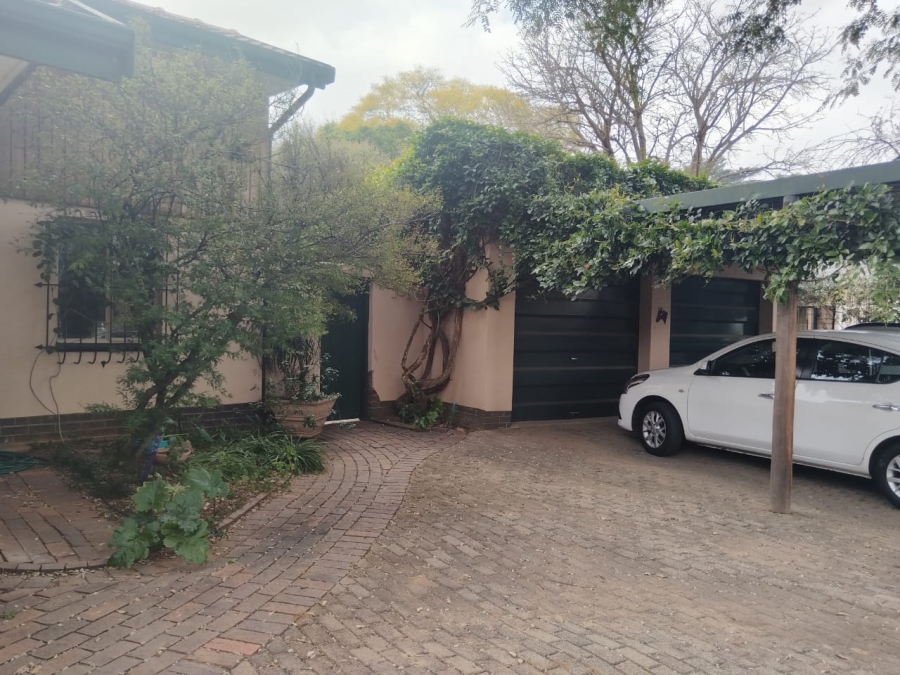 3 Bedroom Property for Sale in Lombardy East Gauteng