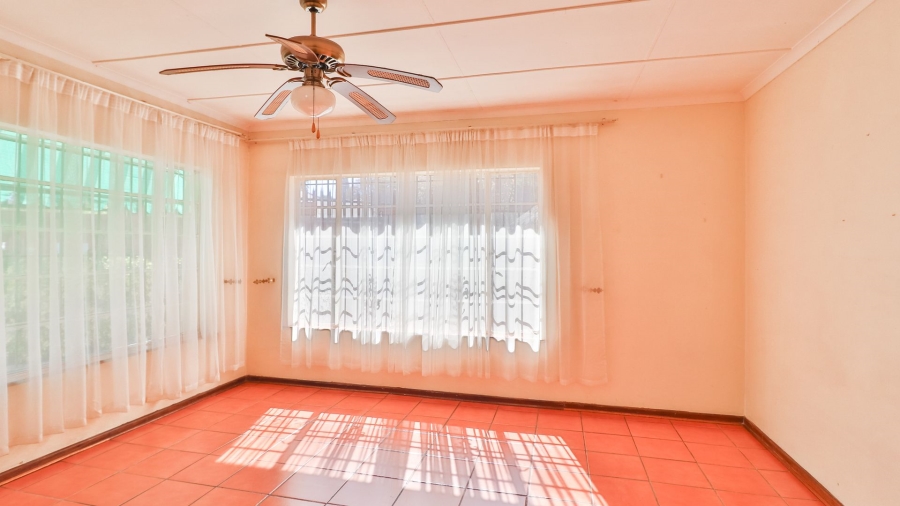 4 Bedroom Property for Sale in Selection Park Gauteng