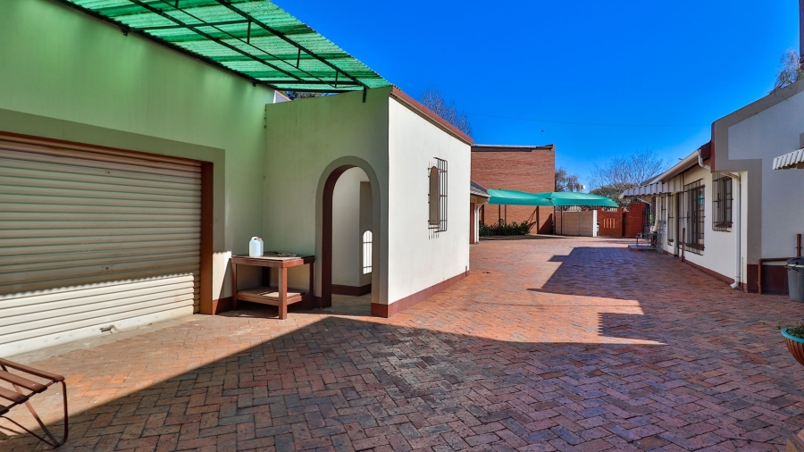 4 Bedroom Property for Sale in Selection Park Gauteng