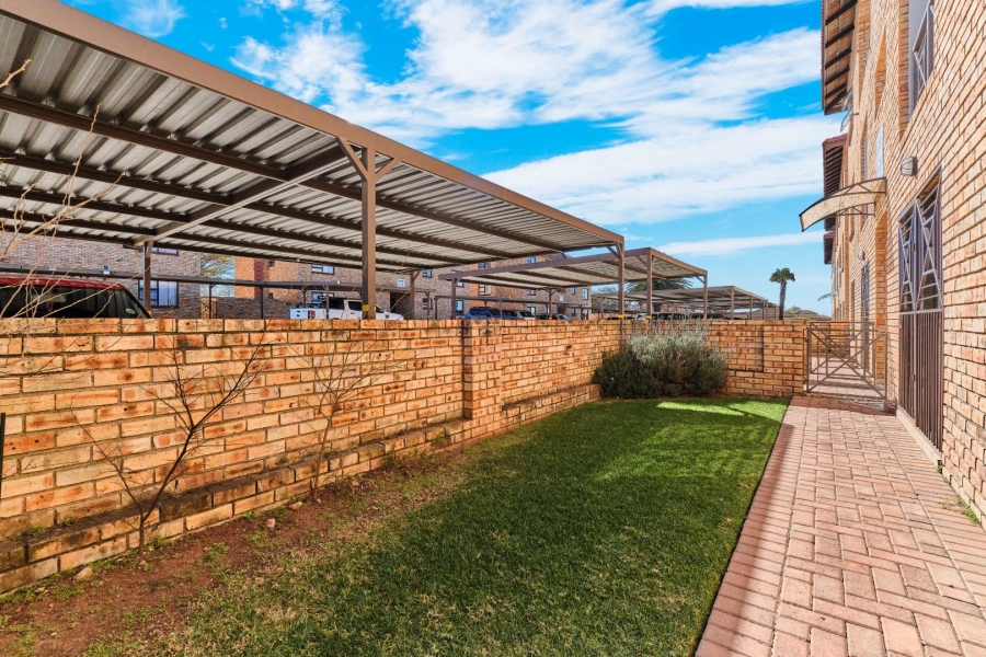To Let 2 Bedroom Property for Rent in Honeydew Gauteng