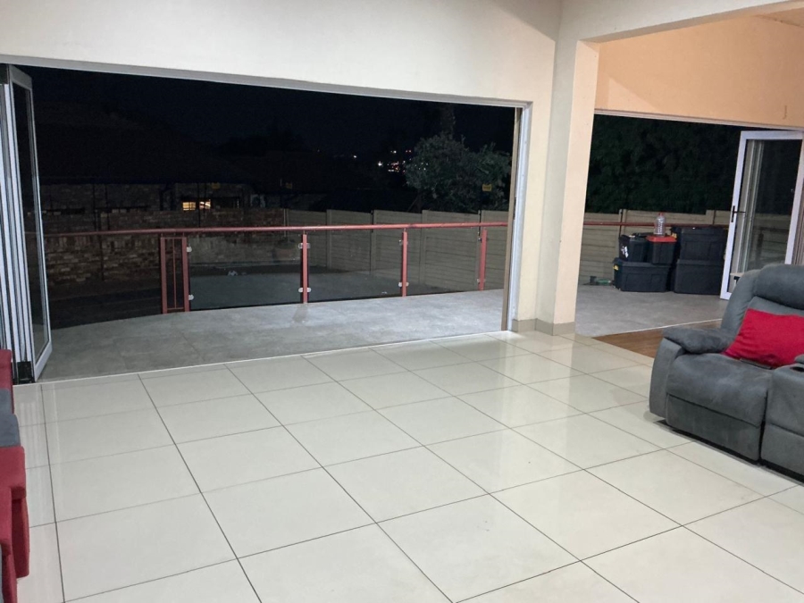 5 Bedroom Property for Sale in Zwartkop Gauteng