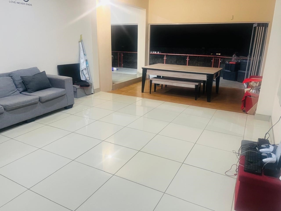 5 Bedroom Property for Sale in Zwartkop Gauteng