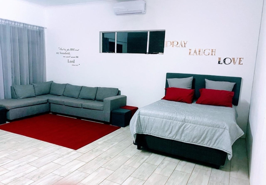 5 Bedroom Property for Sale in Zwartkop Gauteng