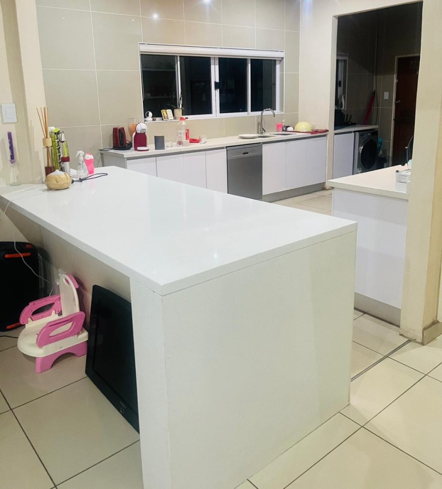5 Bedroom Property for Sale in Zwartkop Gauteng