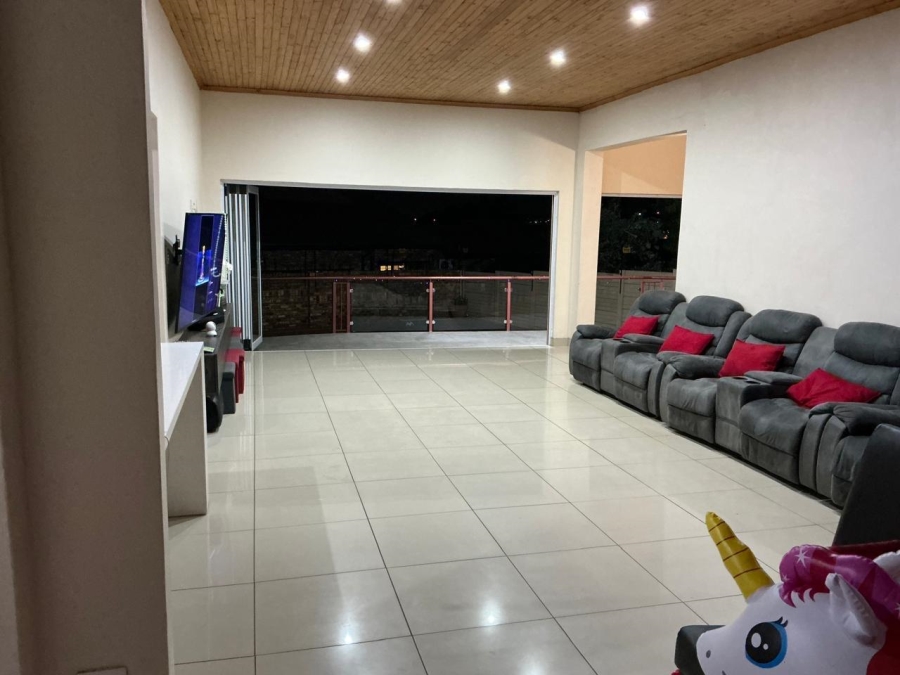 5 Bedroom Property for Sale in Zwartkop Gauteng