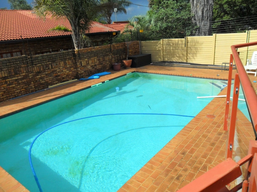 5 Bedroom Property for Sale in Zwartkop Gauteng