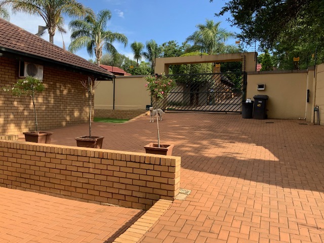 5 Bedroom Property for Sale in Zwartkop Gauteng