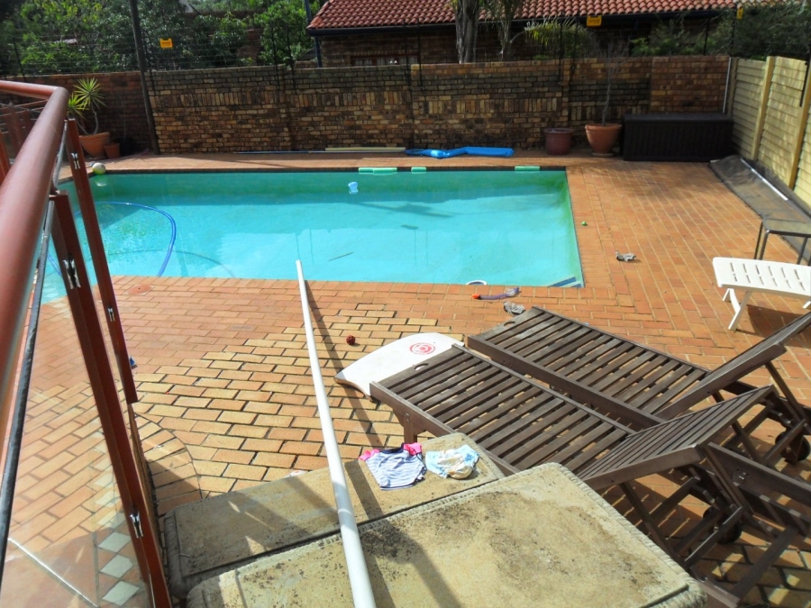 5 Bedroom Property for Sale in Zwartkop Gauteng