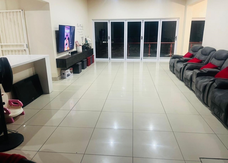 5 Bedroom Property for Sale in Zwartkop Gauteng