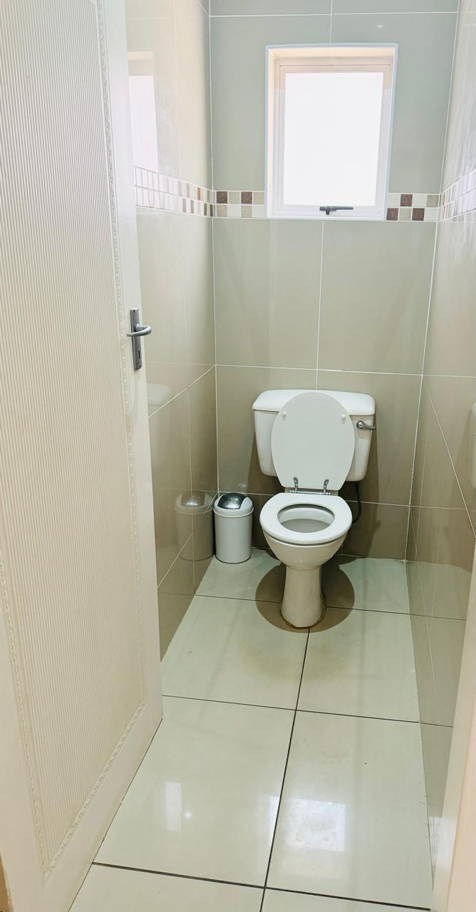 5 Bedroom Property for Sale in Zwartkop Gauteng