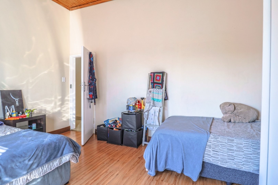 6 Bedroom Property for Sale in Zwartkop Gauteng