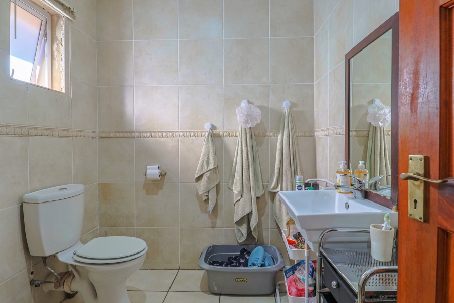 6 Bedroom Property for Sale in Zwartkop Gauteng