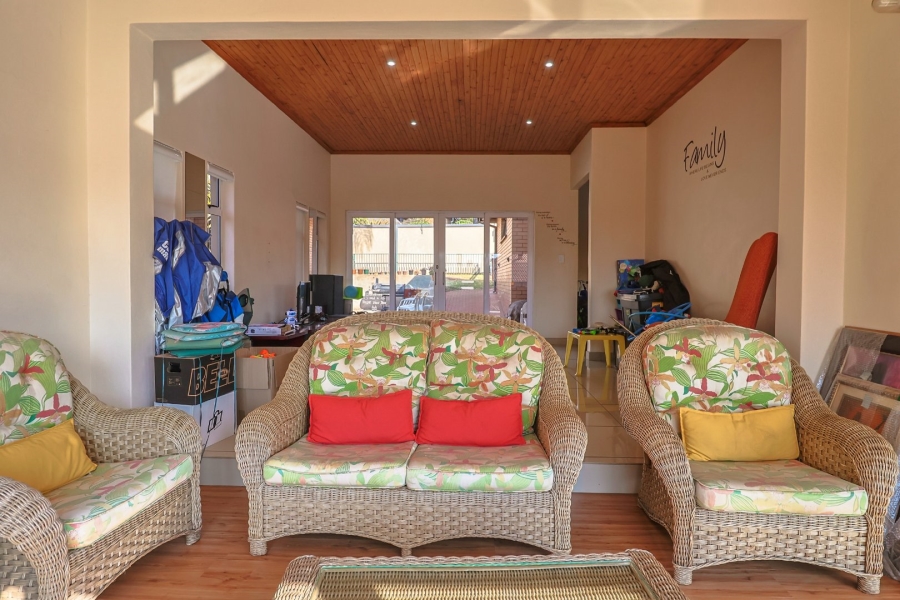 6 Bedroom Property for Sale in Zwartkop Gauteng