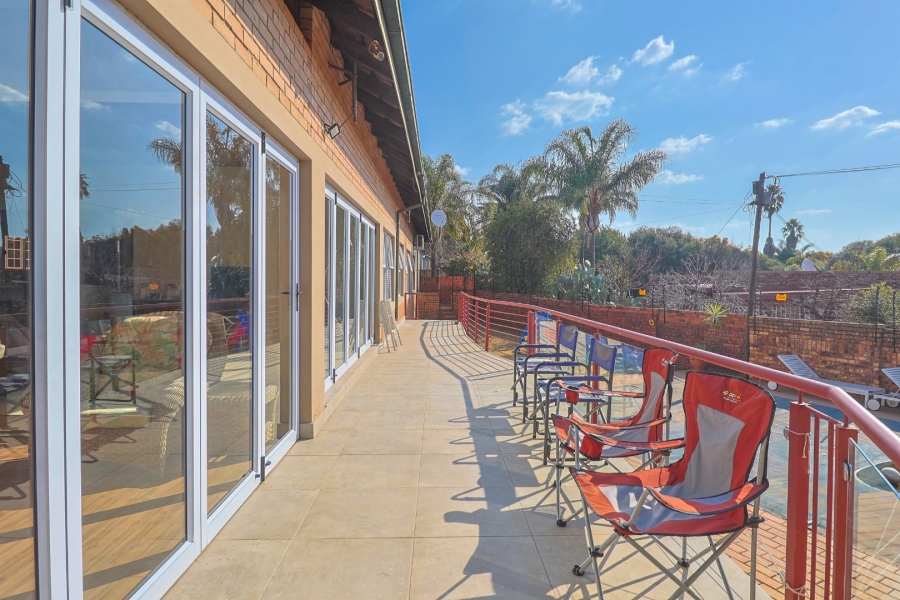 6 Bedroom Property for Sale in Zwartkop Gauteng