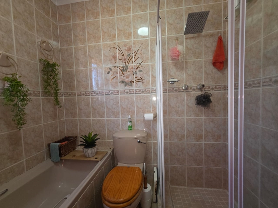 4 Bedroom Property for Sale in Edelweiss Gauteng