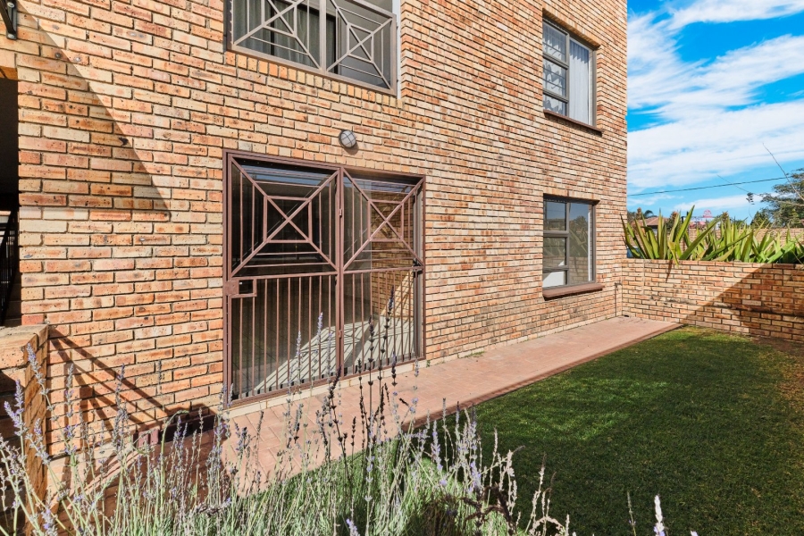 2 Bedroom Property for Sale in Honeydew Gauteng