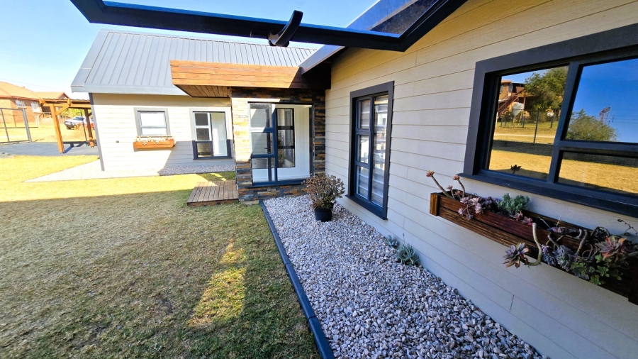 4 Bedroom Property for Sale in Kleinfontein A H Gauteng