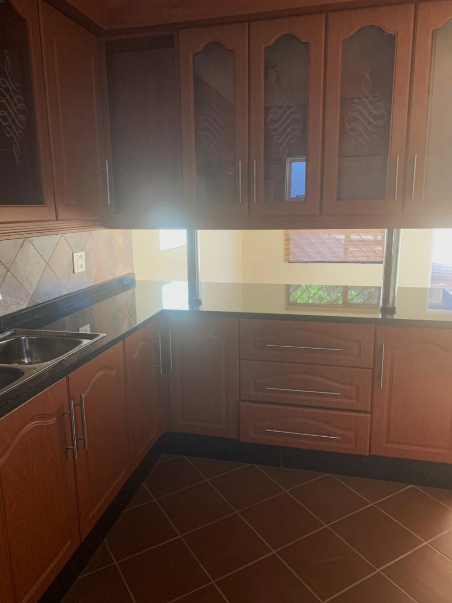 To Let 1 Bedroom Property for Rent in Valhalla Gauteng