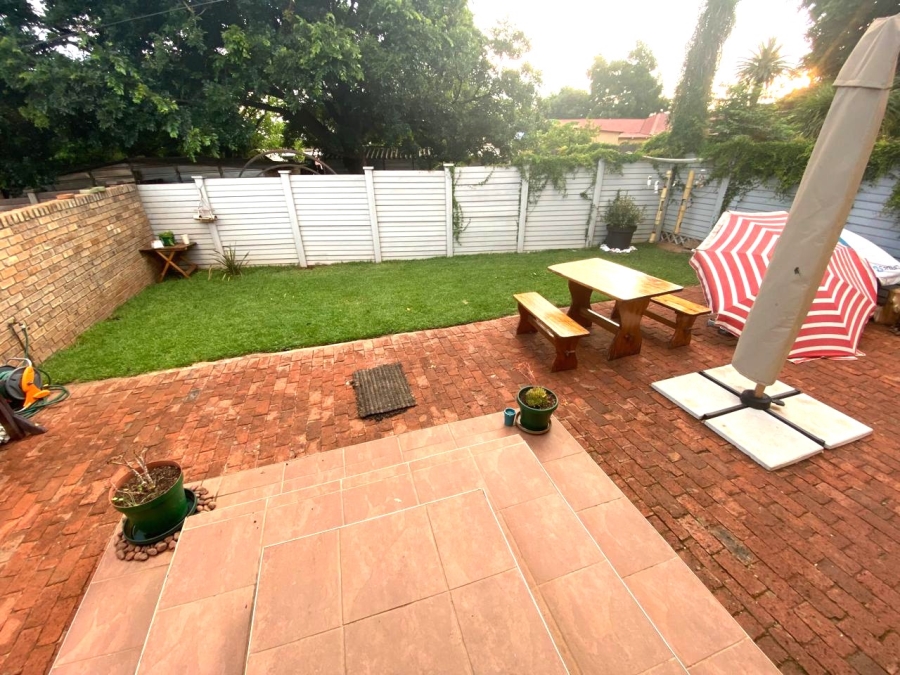 To Let 1 Bedroom Property for Rent in Valhalla Gauteng