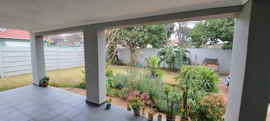 3 Bedroom Property for Sale in Edenvale Central Gauteng