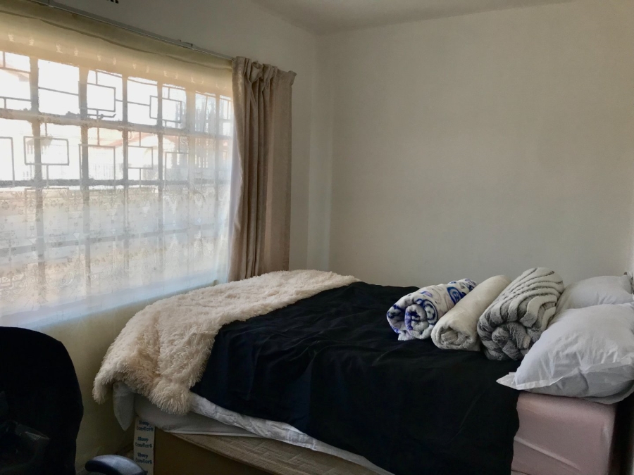 5 Bedroom Property for Sale in Lenasia Ext 2 Gauteng