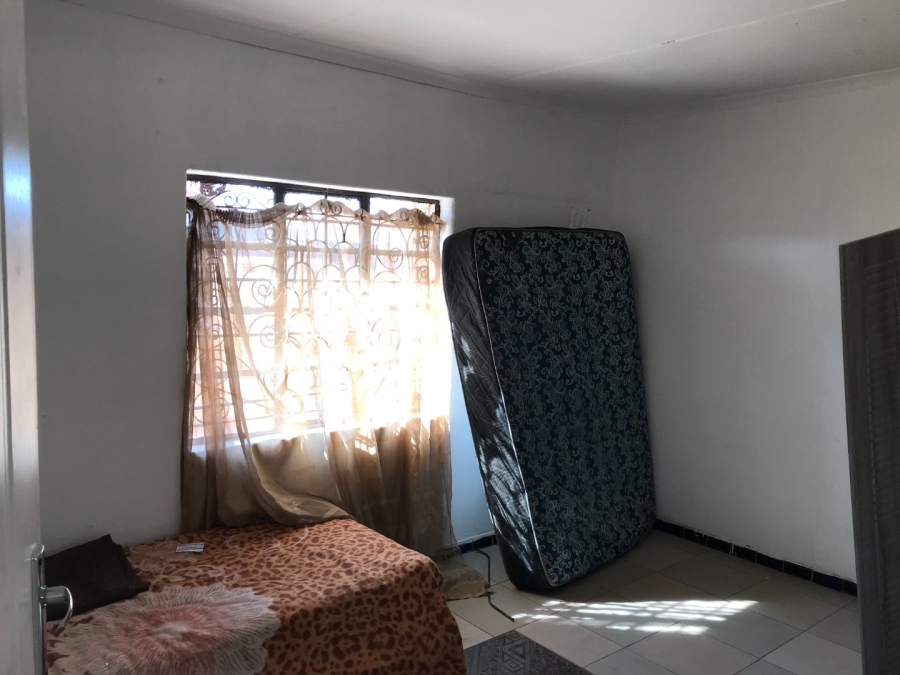 5 Bedroom Property for Sale in Lenasia Ext 2 Gauteng