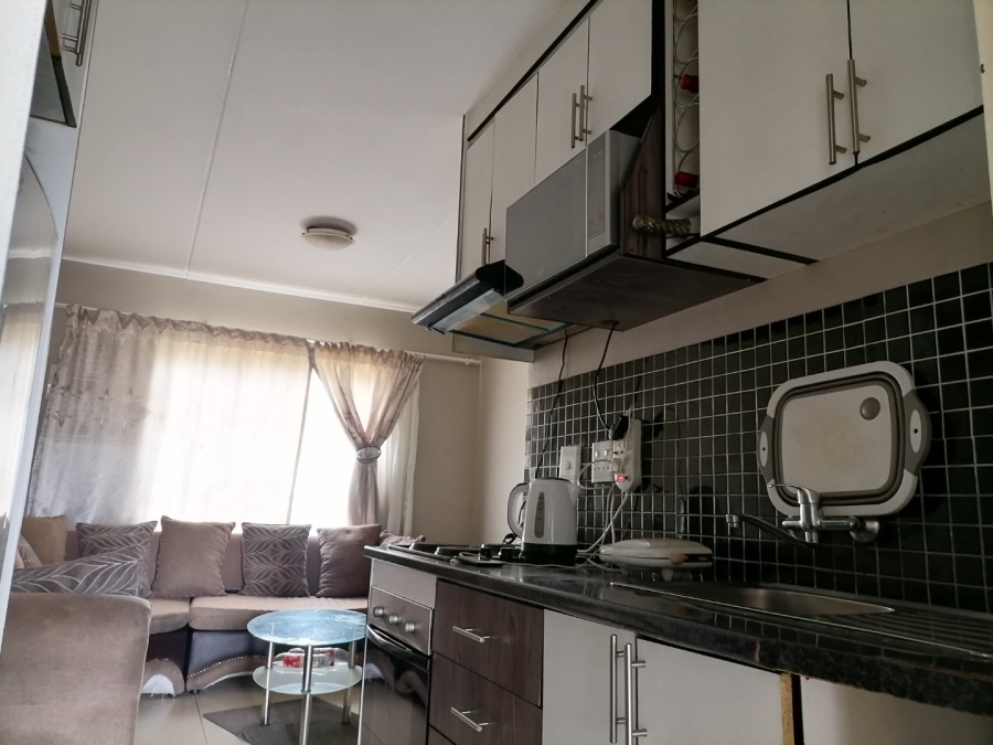 2 Bedroom Property for Sale in Fleurhof Gauteng