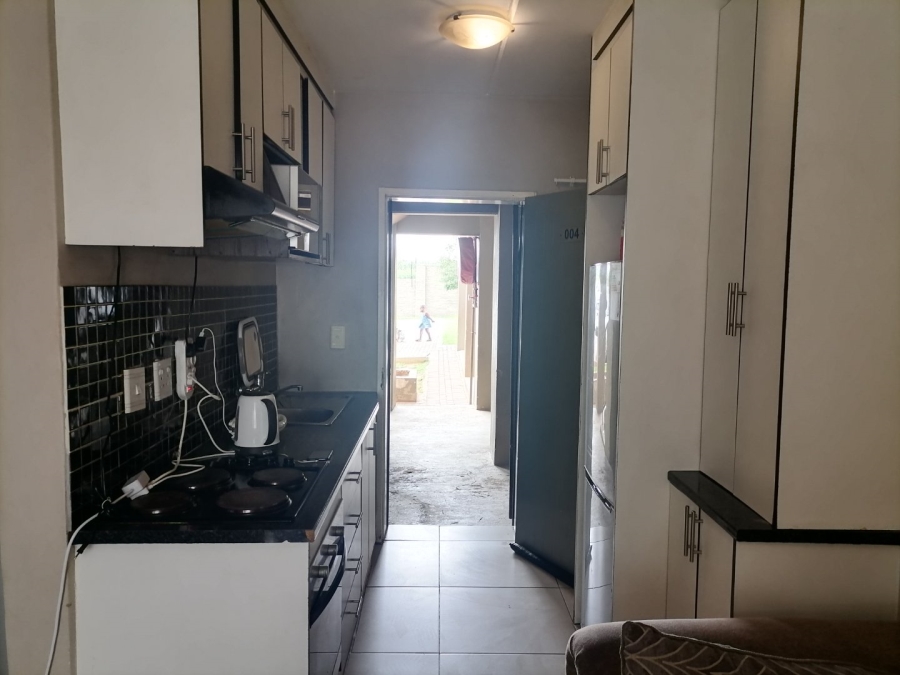 2 Bedroom Property for Sale in Fleurhof Gauteng