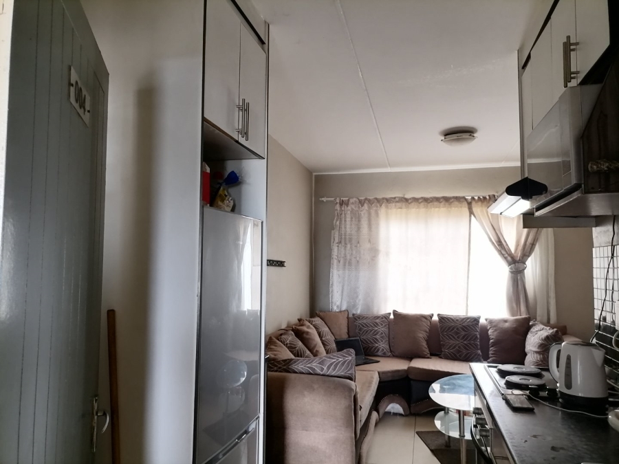 2 Bedroom Property for Sale in Fleurhof Gauteng