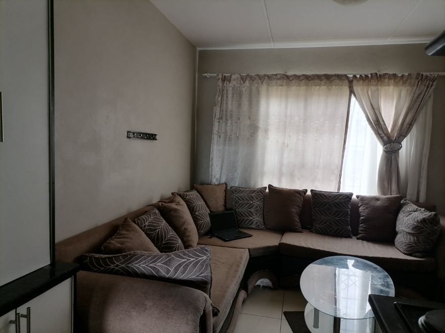 2 Bedroom Property for Sale in Fleurhof Gauteng