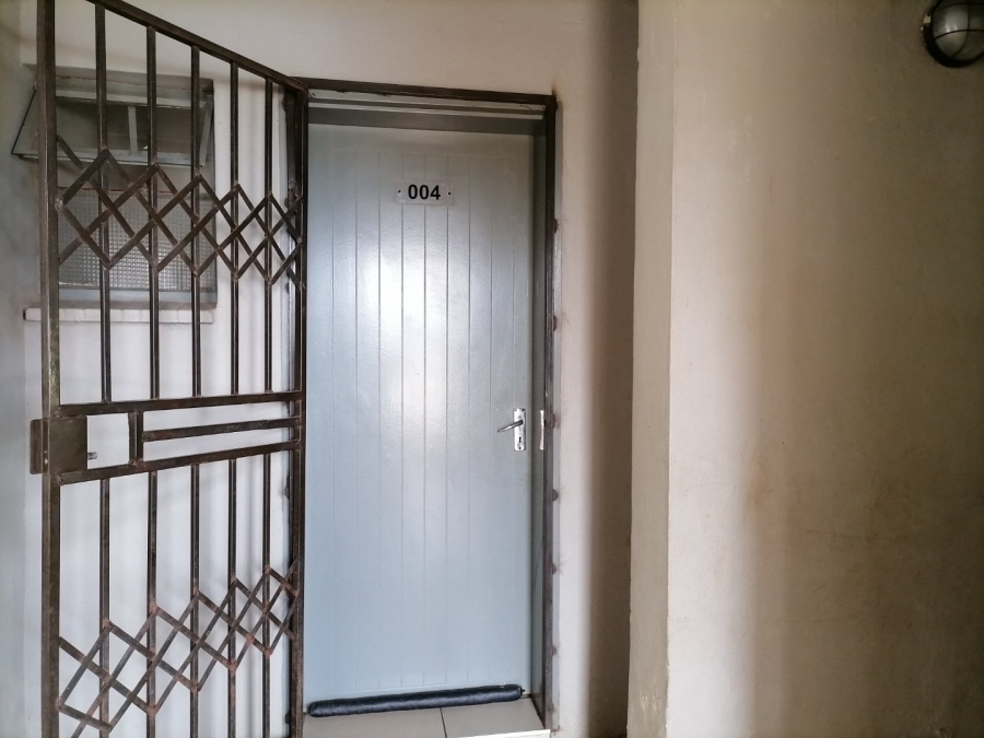 2 Bedroom Property for Sale in Fleurhof Gauteng