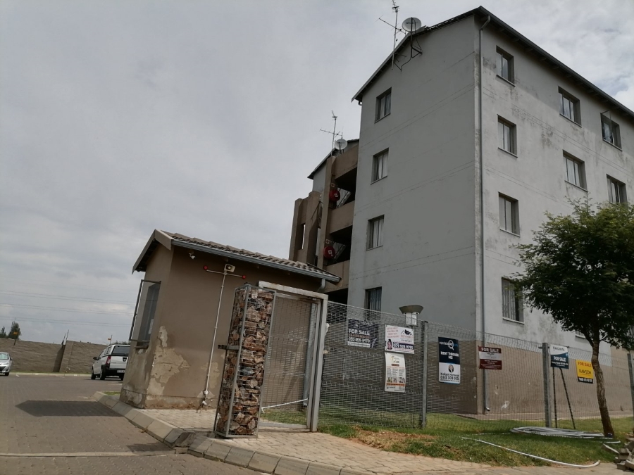 2 Bedroom Property for Sale in Fleurhof Gauteng