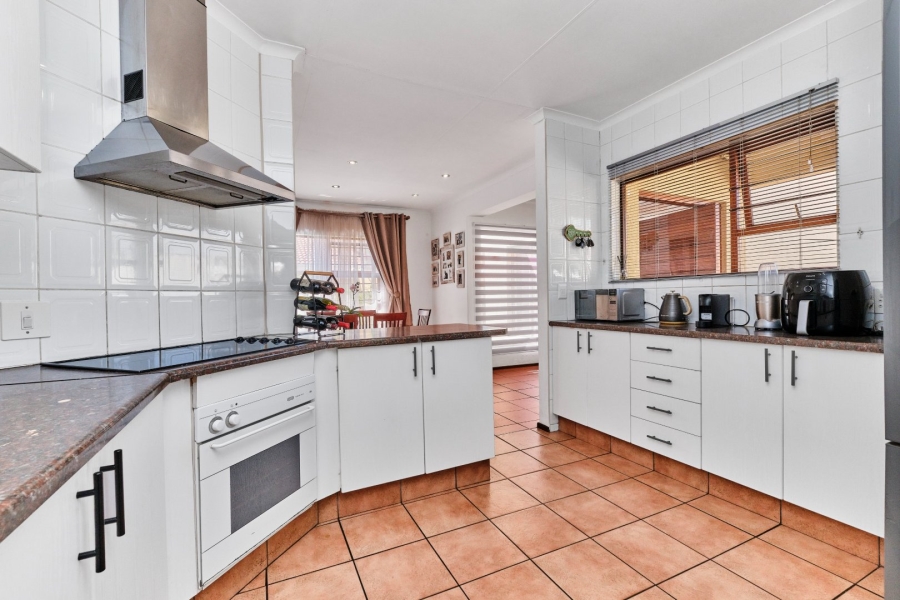3 Bedroom Property for Sale in Sharonlea Gauteng