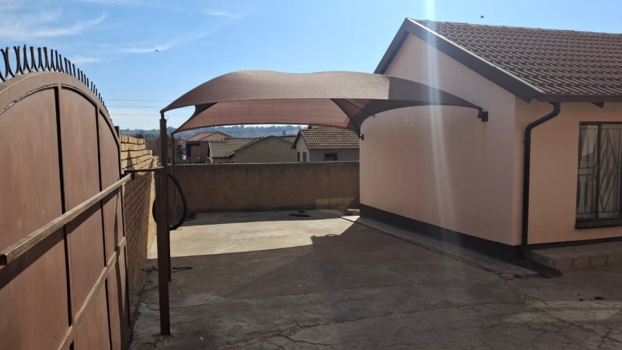 2 Bedroom Property for Sale in Ebony Park Gauteng