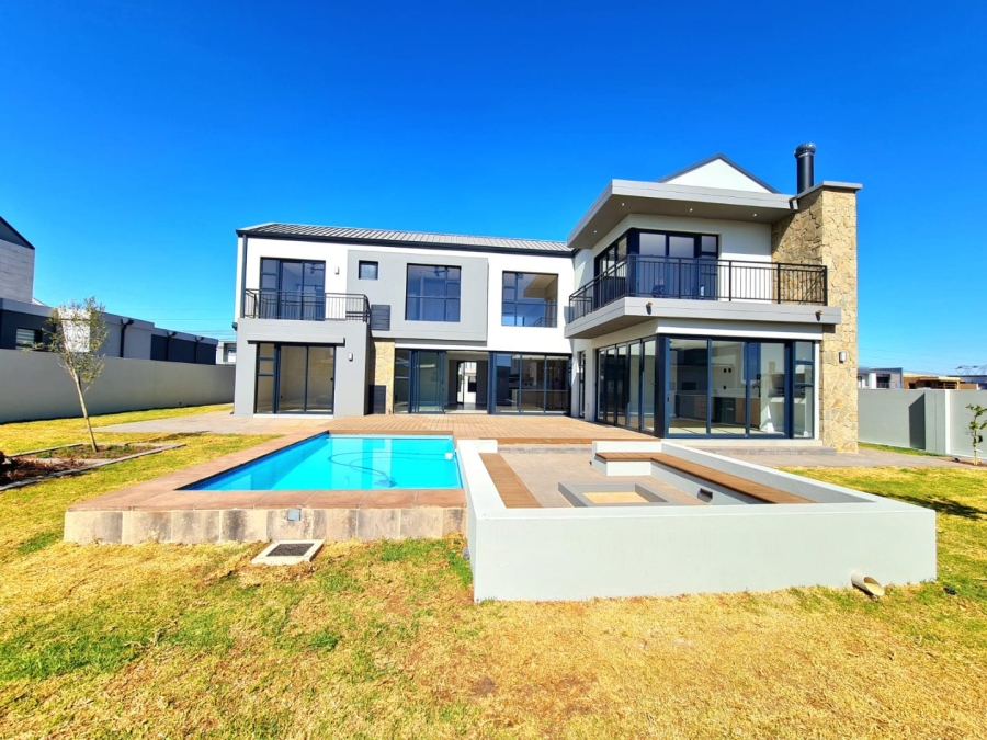 5 Bedroom Property for Sale in Midstream Heights Gauteng