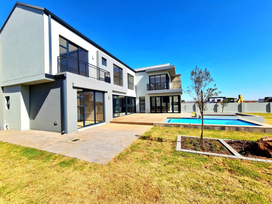 5 Bedroom Property for Sale in Midstream Heights Gauteng