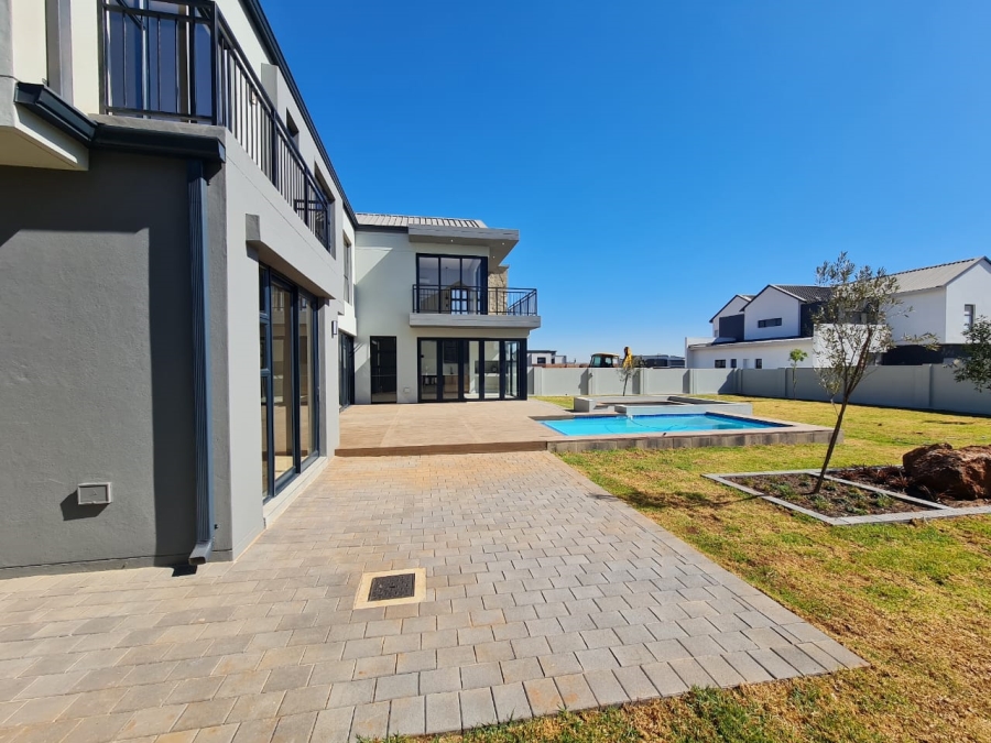 5 Bedroom Property for Sale in Midstream Heights Gauteng