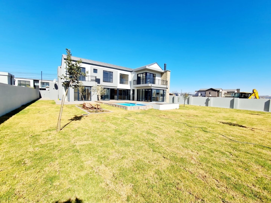 5 Bedroom Property for Sale in Midstream Heights Gauteng