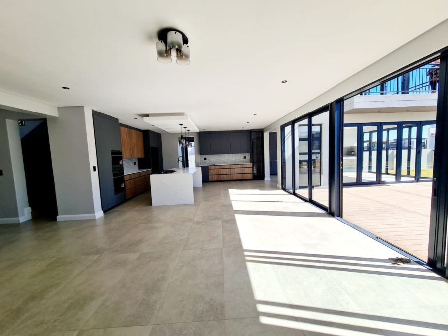 5 Bedroom Property for Sale in Midstream Heights Gauteng