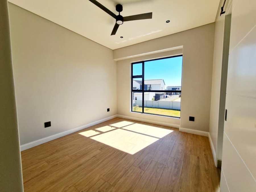 5 Bedroom Property for Sale in Midstream Heights Gauteng