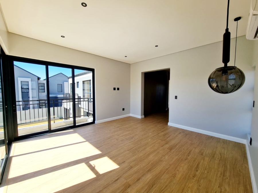 5 Bedroom Property for Sale in Midstream Heights Gauteng