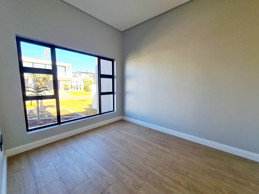 5 Bedroom Property for Sale in Midstream Heights Gauteng