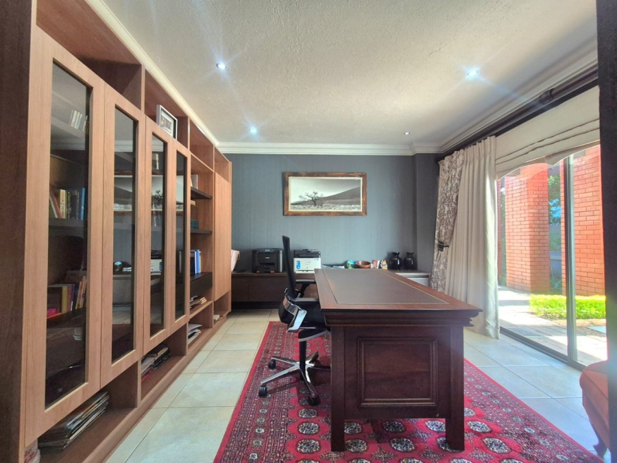 6 Bedroom Property for Sale in Midstream Estate Gauteng