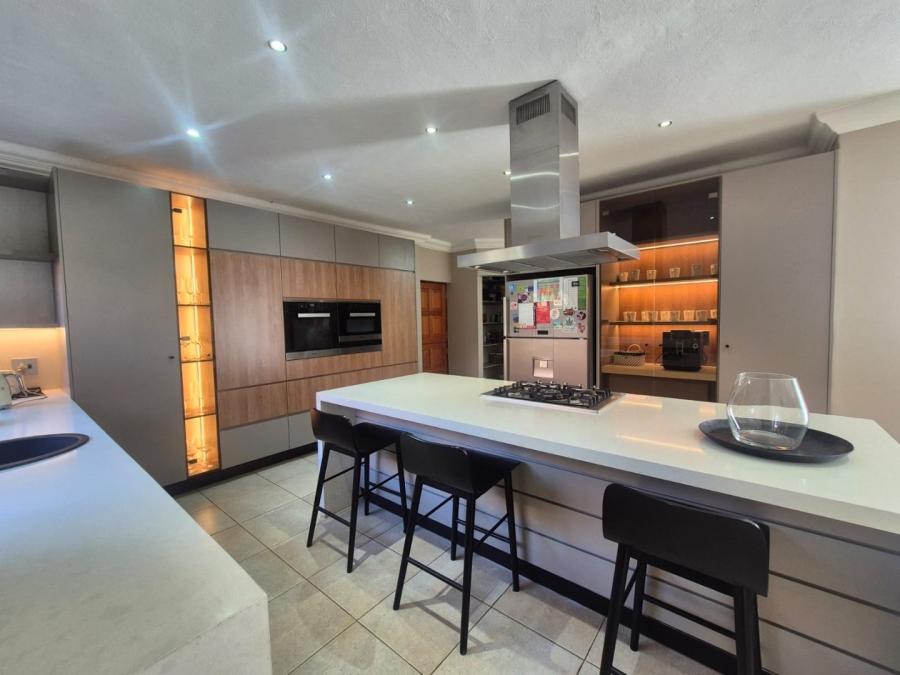 6 Bedroom Property for Sale in Midstream Estate Gauteng