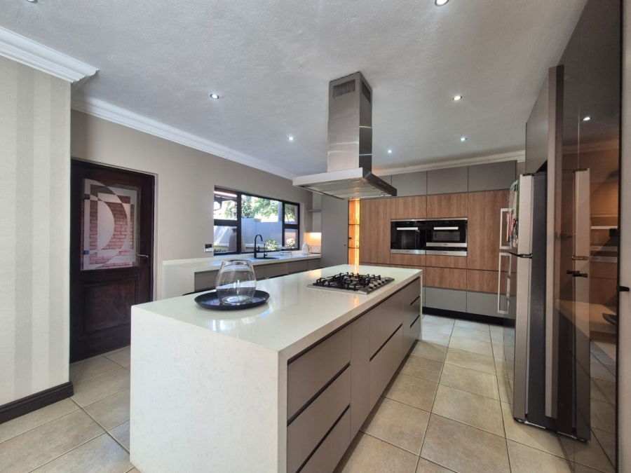 6 Bedroom Property for Sale in Midstream Estate Gauteng