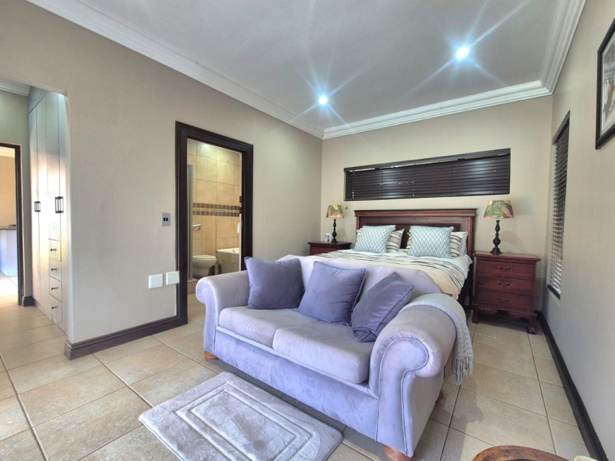 6 Bedroom Property for Sale in Midstream Estate Gauteng