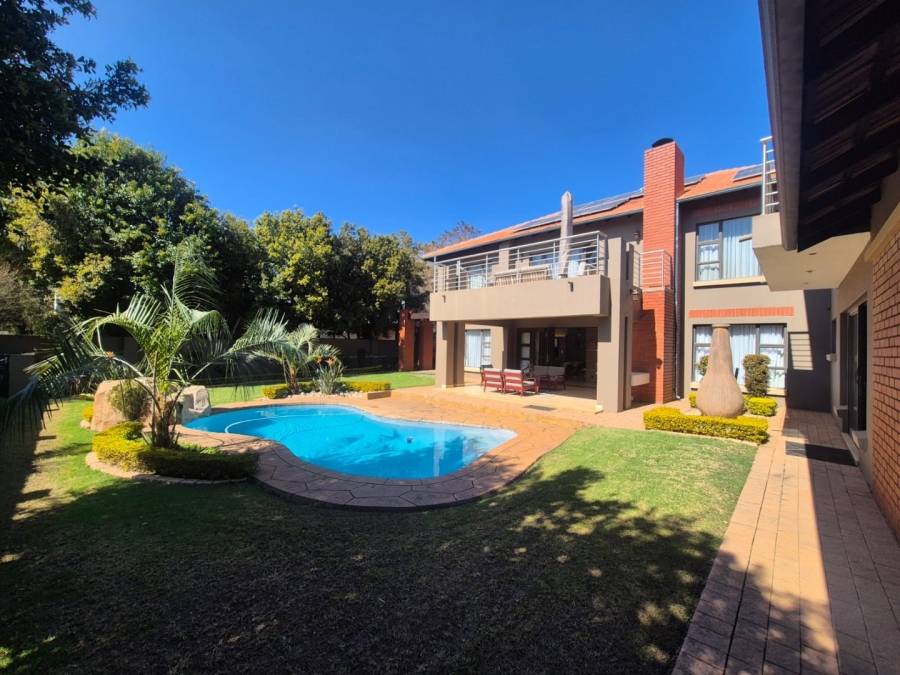 6 Bedroom Property for Sale in Midstream Estate Gauteng