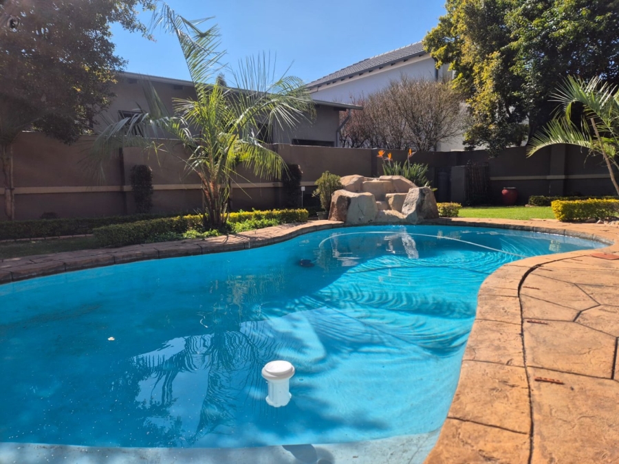 6 Bedroom Property for Sale in Midstream Estate Gauteng