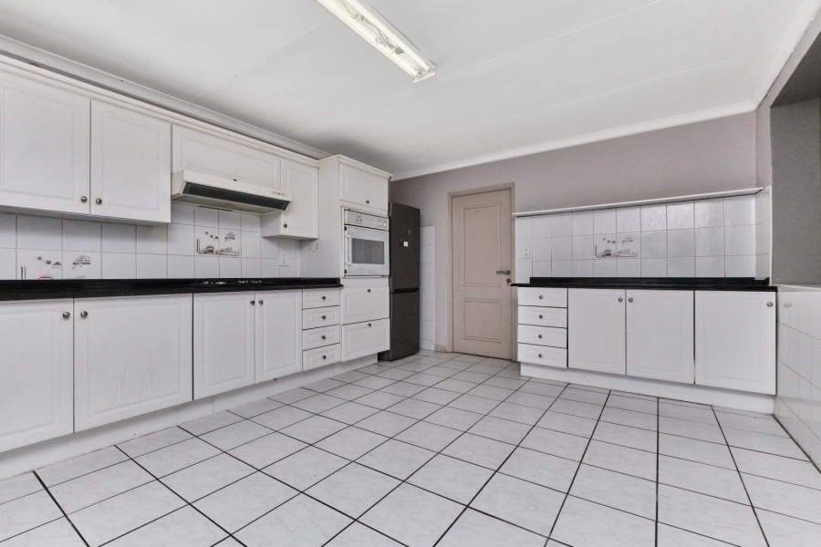 To Let 2 Bedroom Property for Rent in Morningside Manor Gauteng